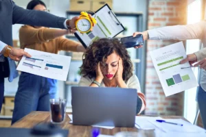 Stage DEC : comment concilier vie perso, missions d’audit et mémoire (spoiler : ce n’est pas magique)
